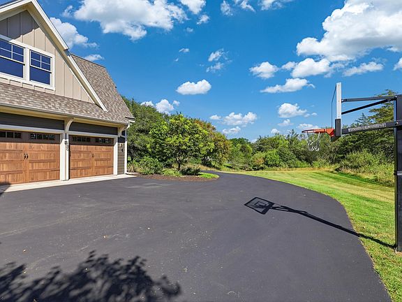 4th image of 332 Lindsay Rd