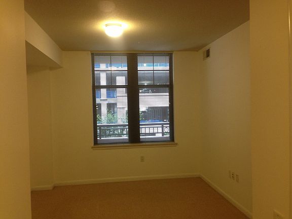 4th image of 1021 N Garfield St APT 302