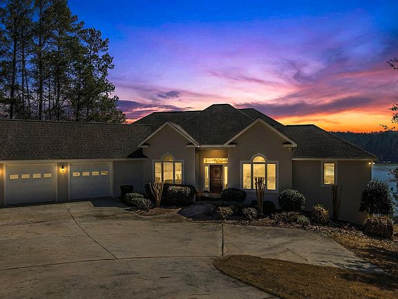 4th image of 1689 River Oaks Dr