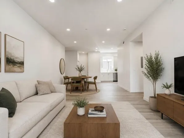 14810 Delano St #302, Van Nuys, CA 91411