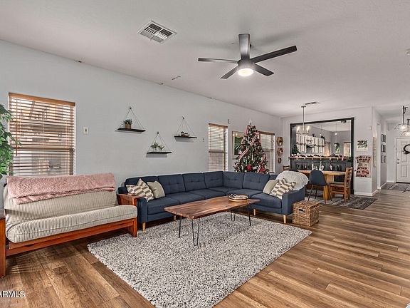 5th image of 448 E CHRISTOPHER Street