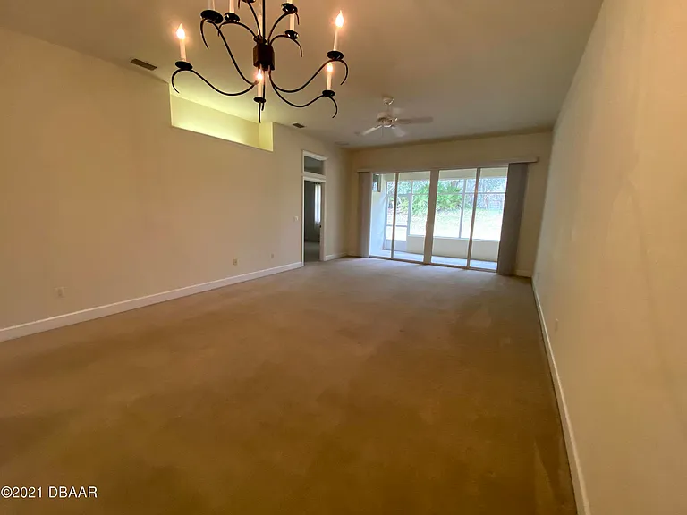 1427 Carlow Cir — Photo 5