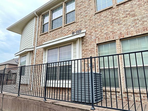3rd image of 5042 Empire Way