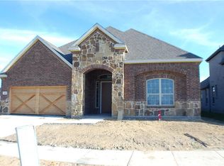 808 Fireside Dr, Aubrey, TX 76227