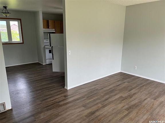 5th image of 11 A AVENUE