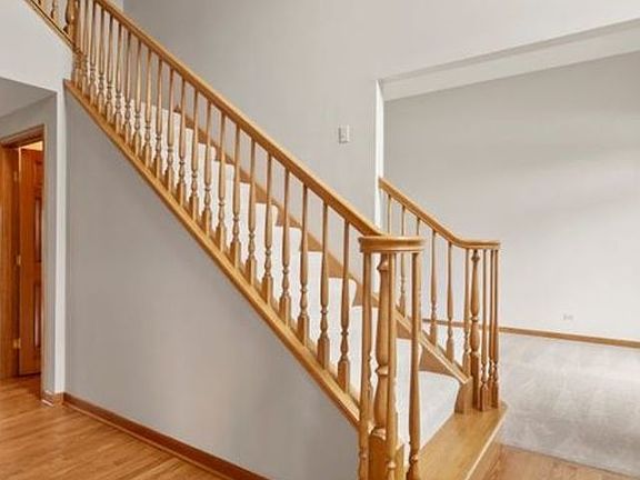 3rd image of 926 W Dorset Ave
