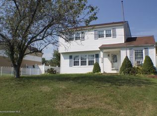 822 Victoria Rd, Toms River, NJ 08753