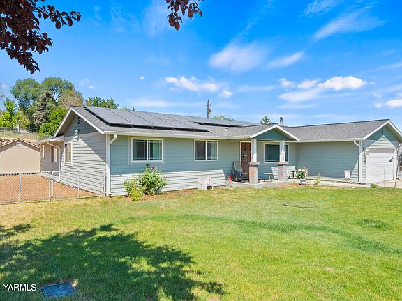 3rd image of 213 Palmer Dr