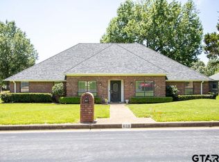 608 Cedar Creek Dr, Tyler, TX 75703