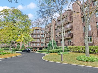 1125 Lake Cook Rd APT 504E, Northbrook, IL, 60062