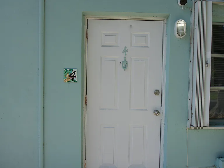 3801 NE 22nd Ter #4 — Photo 1