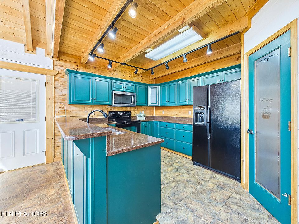 13th image of this home