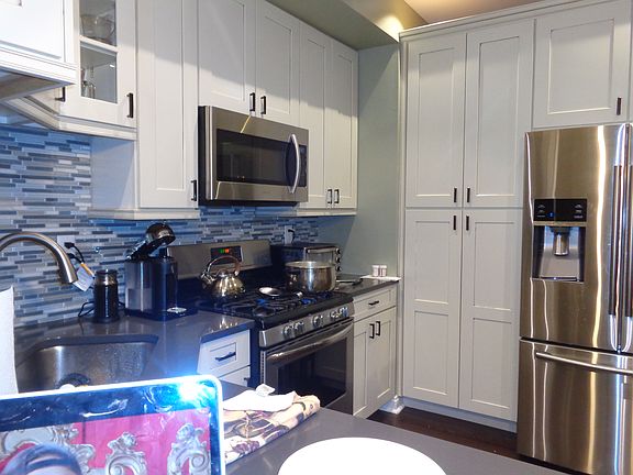 3rd image of 452 Ashland Ave