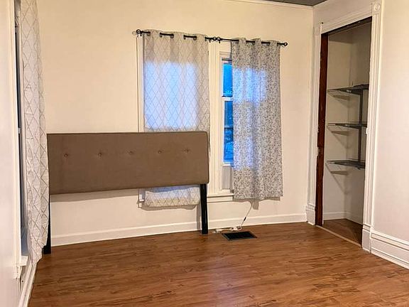 3rd image of 515 W 6th St #6