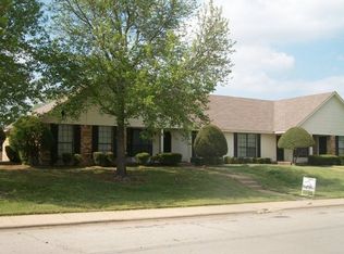 806 Biloxi Dr, Ennis, TX 75119