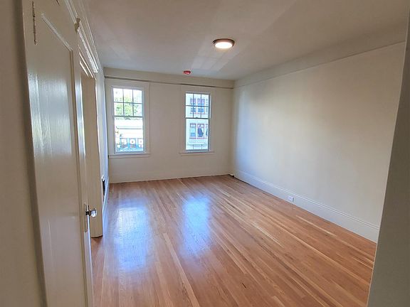 5th image of 725 Ofarrell St APT 28