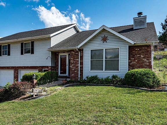 2nd image of 2727 Deardane Dr