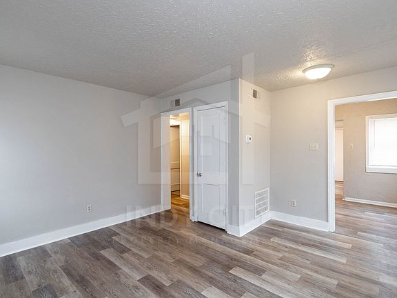 4th image of 2113 Medford Ave