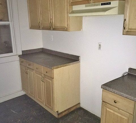 4th image of 2268 Blaine St