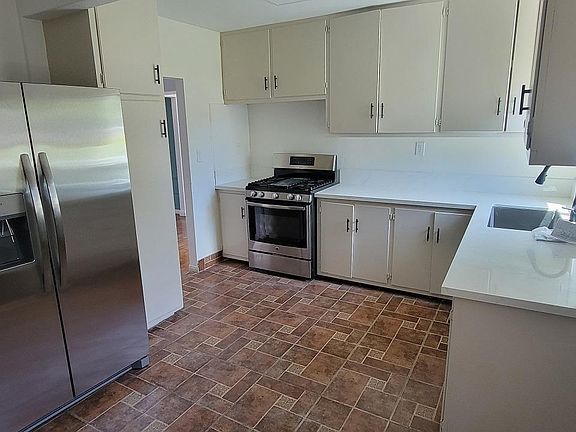 2nd image of 3036 Chamoune Ave