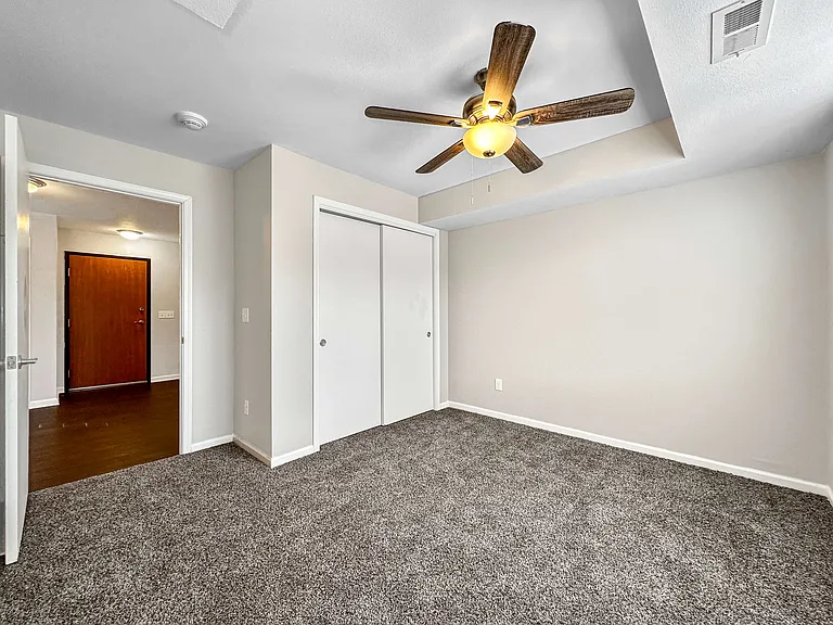 Capitol Grove Apartments — Photo 12