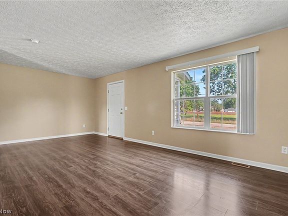 5th image of 9598 Greenmeadow Rd