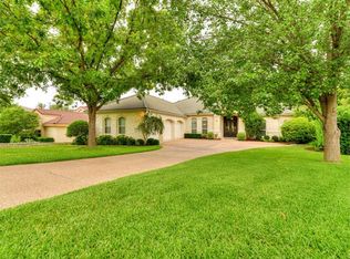 42 Tiburon Dr, The Hills, TX 78738