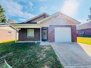 1205 N Olive St, Benton, AR 72019
