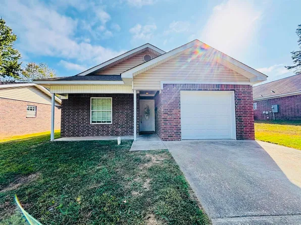 1205 N Olive St, Benton, AR 72019