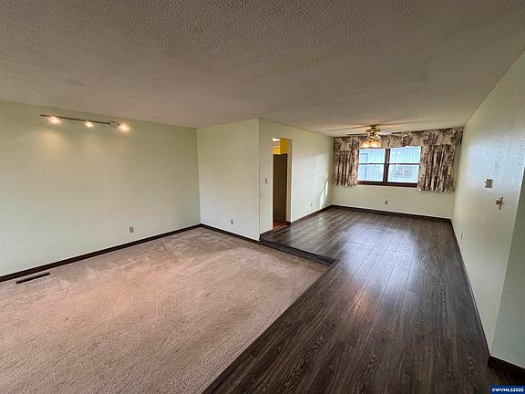 5th image of 4546 46th Ave NE