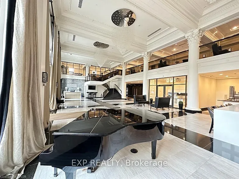 118 King St E #718 — Photo 5