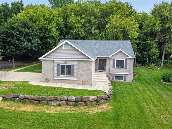 243 Parador Pl, Cottage Grove, WI 53527