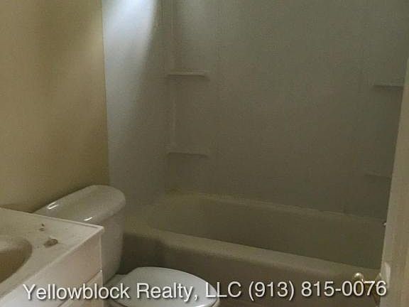5th image of 9246 Walnut St