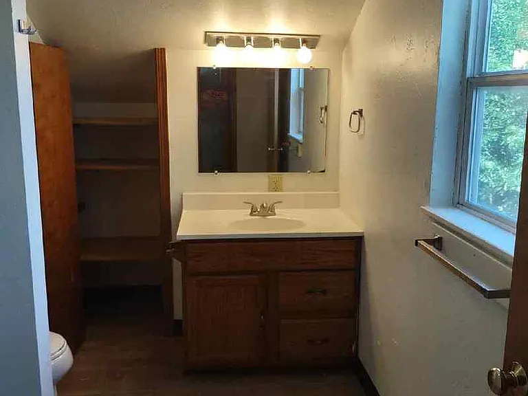 1733 Smith St — Photo 13