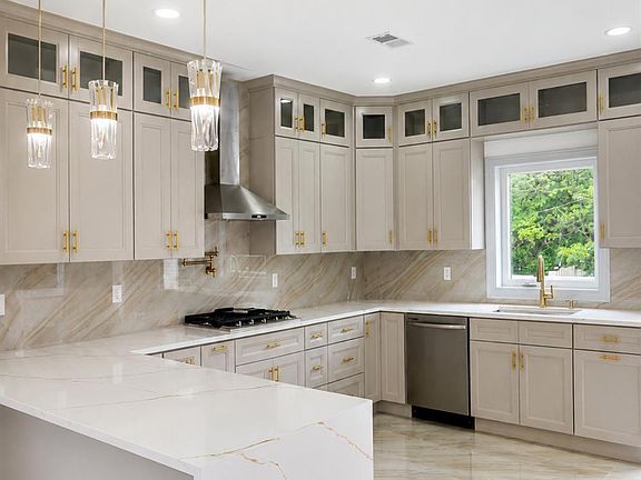 4th image of 46 Foyer St