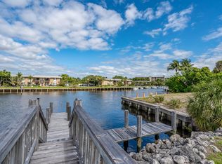 402 NE 6th Ave, Deerfield Beach, FL 33441