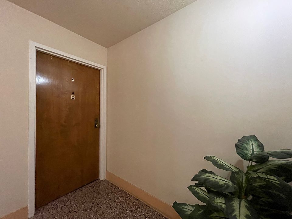 1st image of 236 26th Ave #2