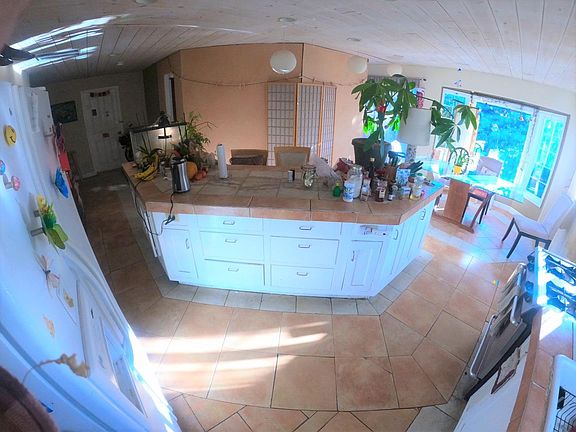 4th image of 429 Bellevue St