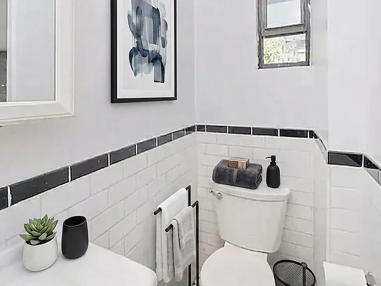 435 E 9th St #4R — Photo 5
