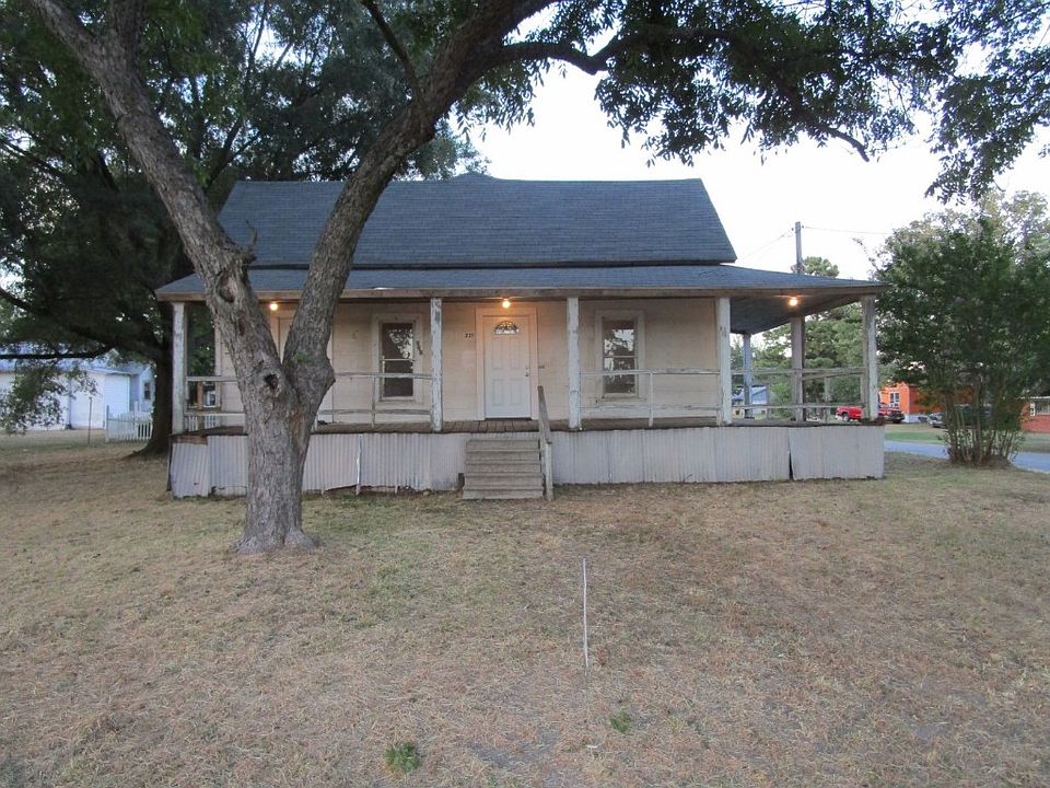 1st image of 221 Bowie St