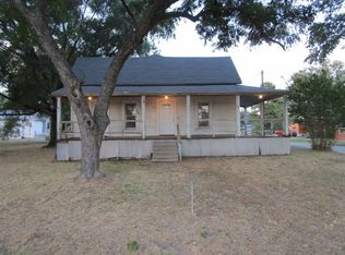 221 Bowie St, De Kalb, TX 75559
