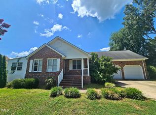 109 Oak St, Pine Level, NC 27568