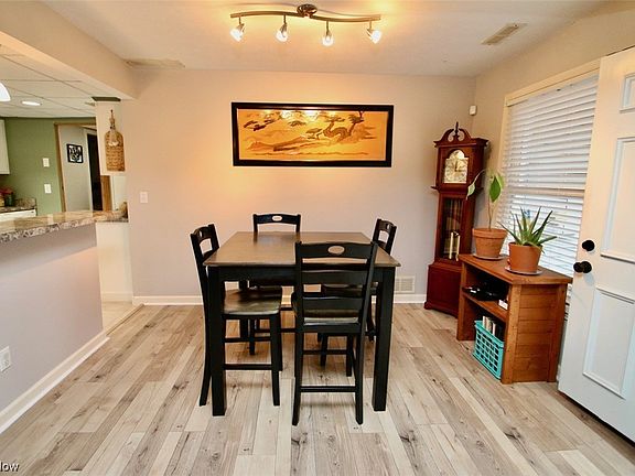 4th image of 131 Monmouth Ct #131