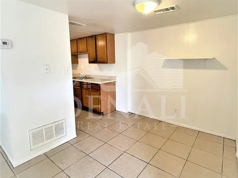 4441 E Wood St — Photo 7