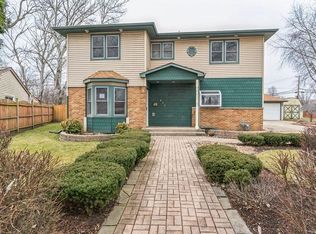 448 W Green Dr, Wheeling, IL 60090