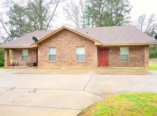 910 Fairway Dr, Longview, TX 75604