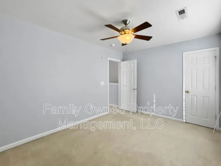 100 Salem Creek Dr — Photo 20