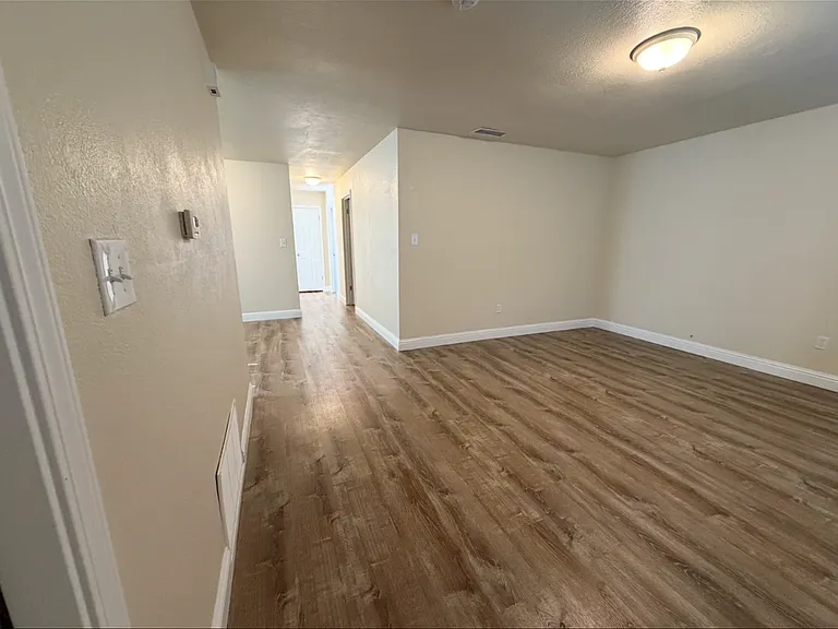 853 Rancho Way — Photo 4