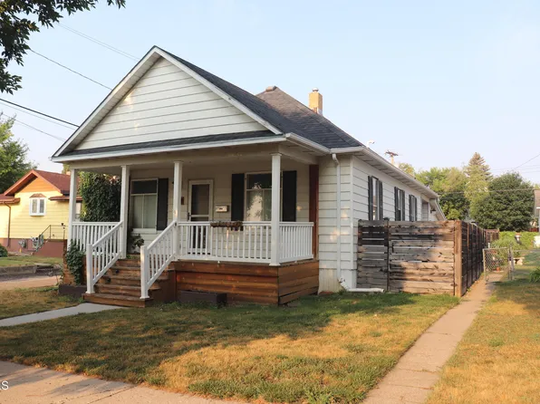 107 8th Ave NW, Mandan, ND 58554