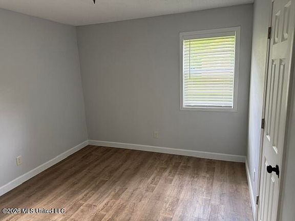 4th image of 265 Chickasaw St